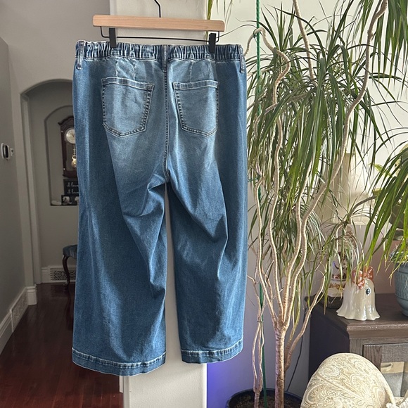 TORRID SZ 1 Weekend Mid-Rise Ankle Wide Leg Jean - Picture 8 of 8